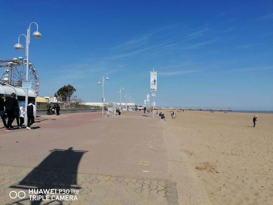 Pleasure Beach Apartment With Garden Skegness Exterior photo